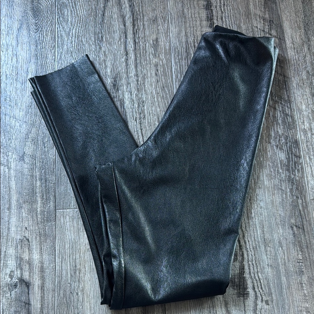 ✨ Commando 7/8 Faux Leather highwaist Black Control Leggings XS great condition✨